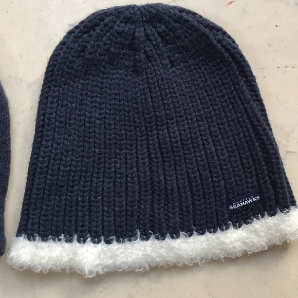 Set of Seattle Seahawks beanies - Picture 3 of 4